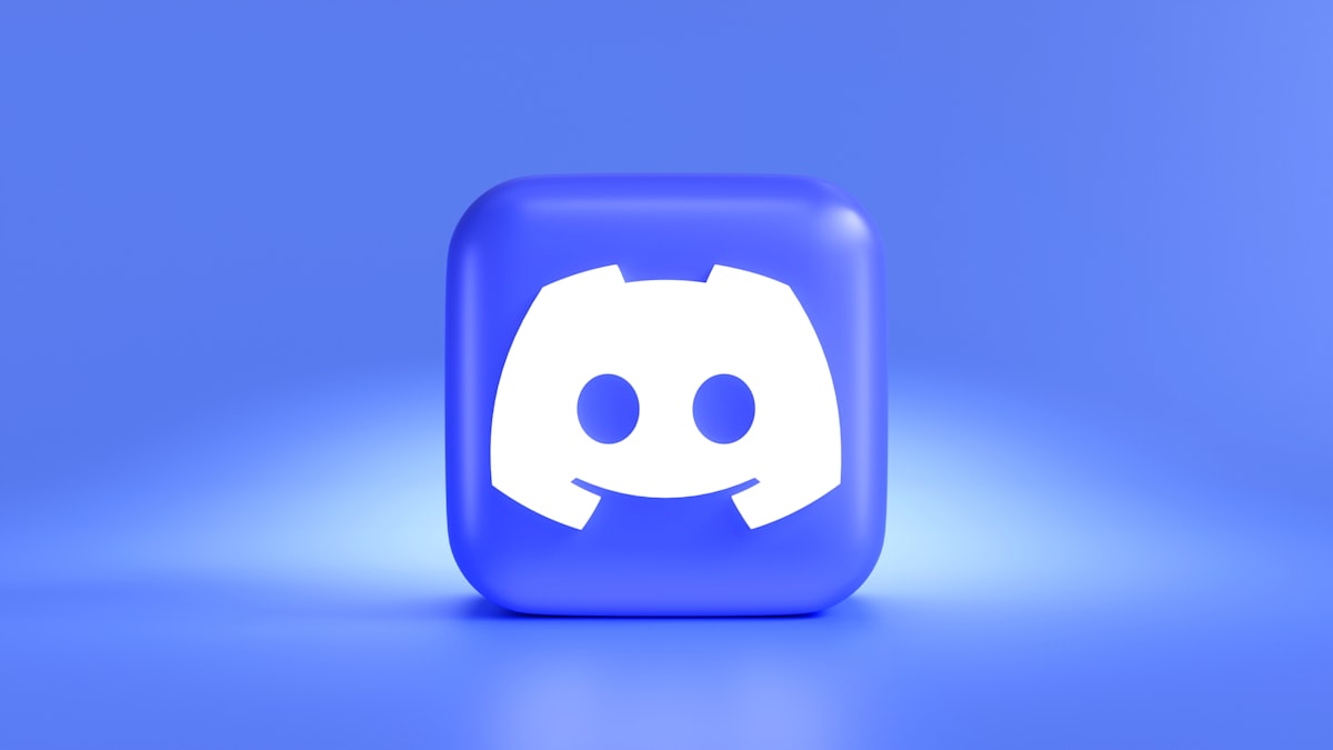 Add Discord to your Mac menu bar with unread badges and quick access. This guide covers setup, permissions, and troubleshooting for a smoother workflow.